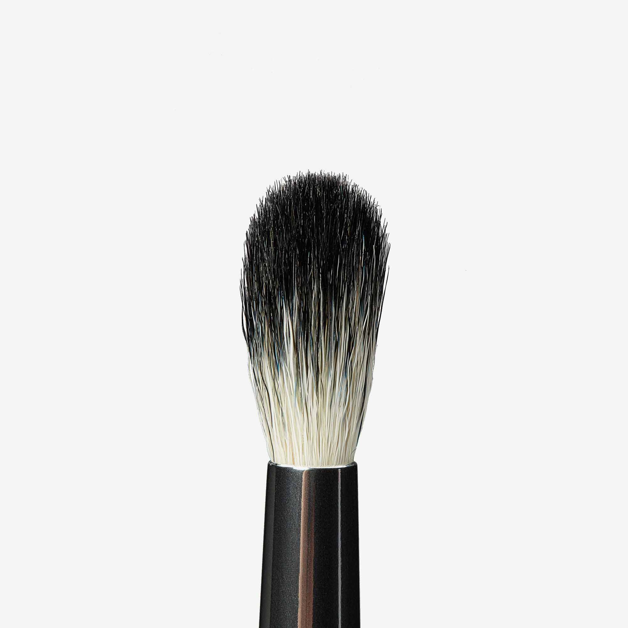 A25 Pro Brush - Tapered Blending Brush - Image 2