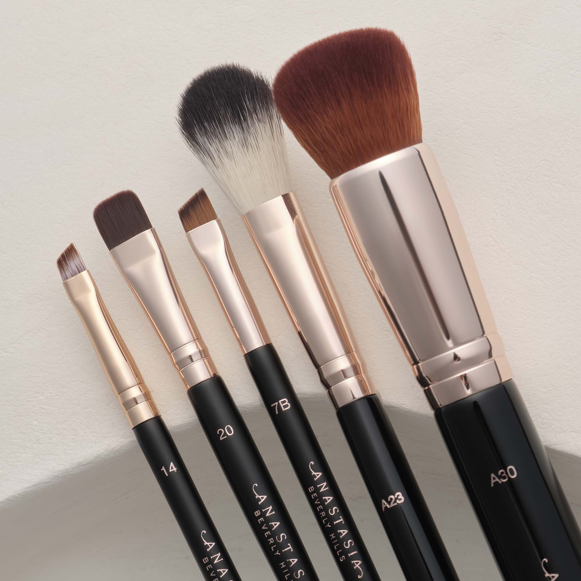 A30 Pro Brush - Domed Kabuki Brush - Image 3